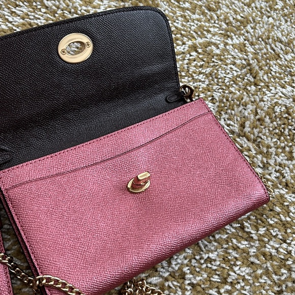 Coach - Picture 6 of 8